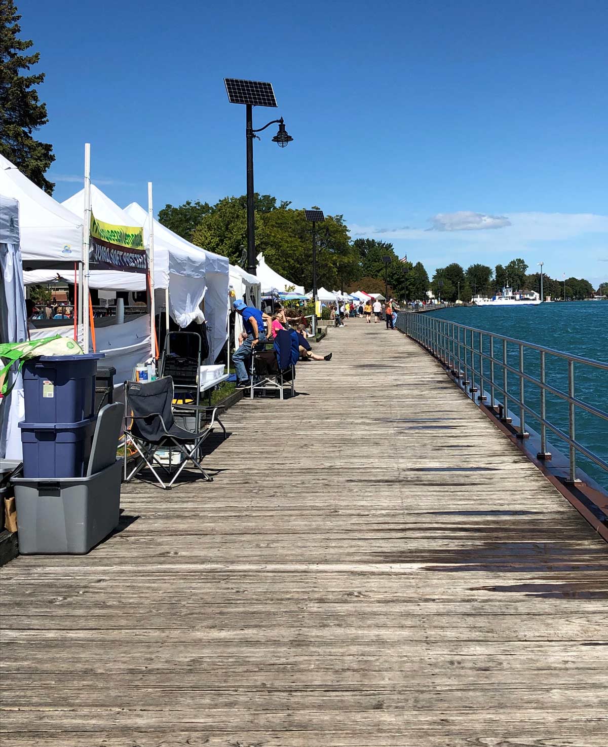 About the Algonac, MI Art Fair Annual Labor Day Tradition